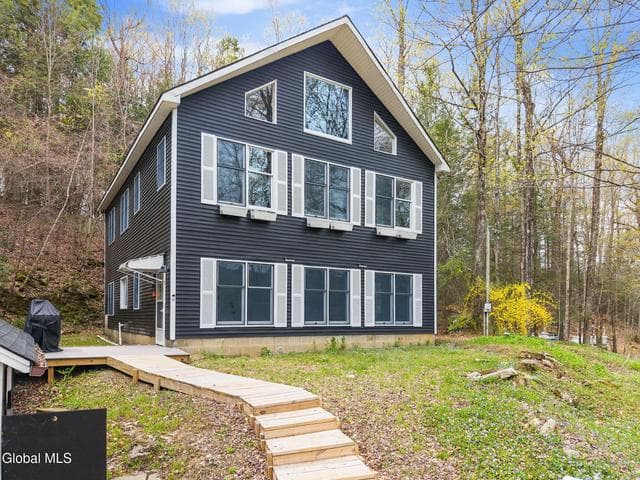 105 McNamee Road, Canaan, NY