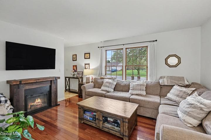 1046 Laural Lane, Ballston Spa, NY, photo 3