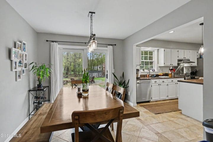 1046 Laural Lane, Ballston Spa, NY, photo 4