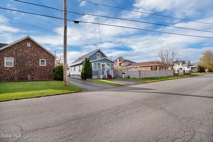 2093 Oaklawn Avenue, Rotterdam, NY, photo 3