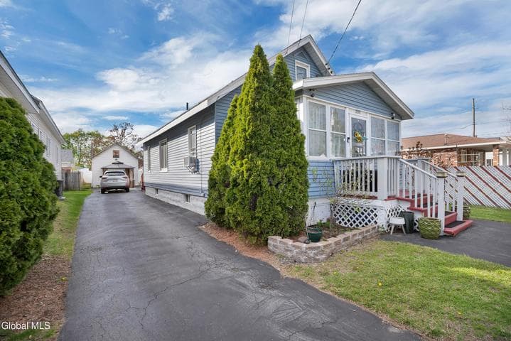 2093 Oaklawn Avenue, Rotterdam, NY, photo 4