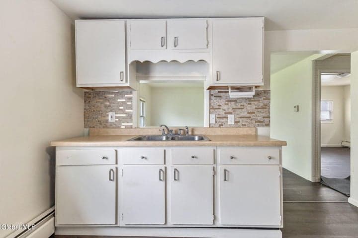 287 New York Avenue, Cohoes, NY, photo 2