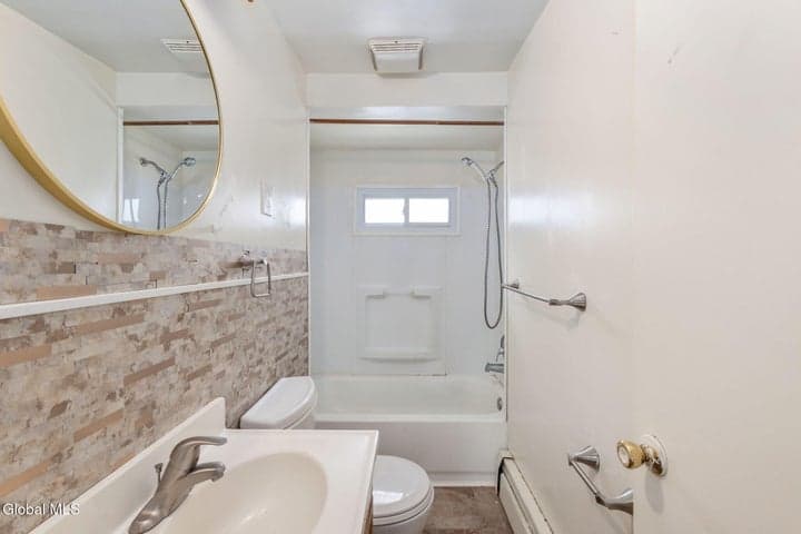 287 New York Avenue, Cohoes, NY, photo 5