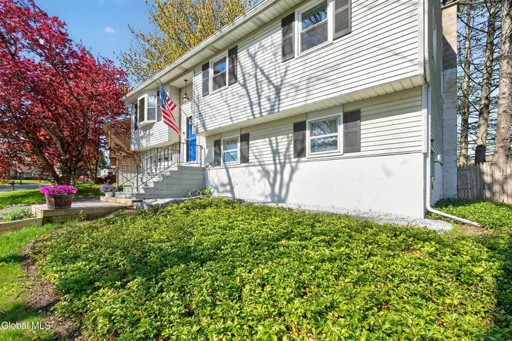 8 Daniel Street, East Greenbush, NY, photo 3