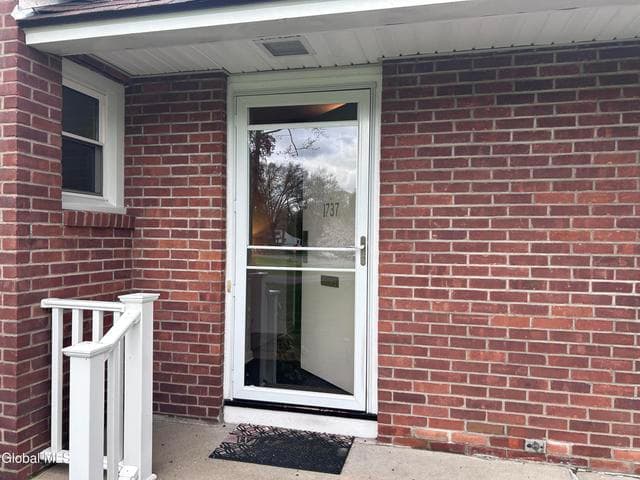 1737 Lexington Parkway, Niskayuna, NY, photo 3