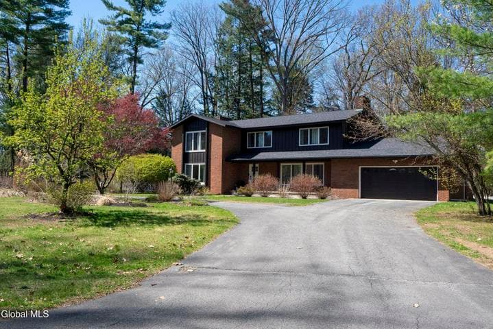 15 Roberts Lane, Saratoga Springs, NY, photo 3
