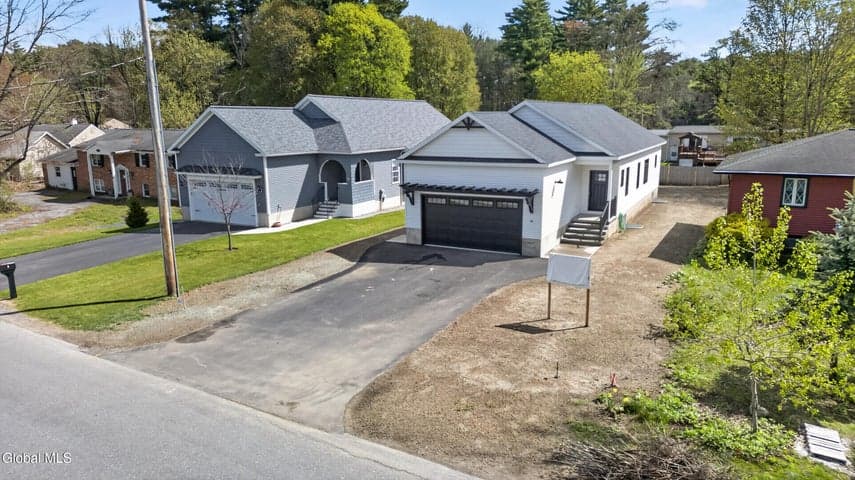 7B Parkview Avenue, Queensbury, NY, photo 4
