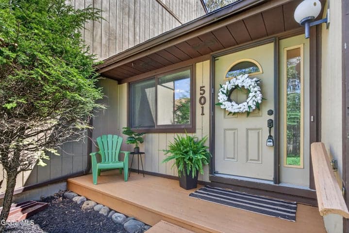 501 Huntington Court, East Greenbush, NY, photo 2