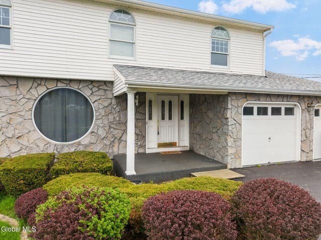 754 NY-30A, Esperance, NY, photo 2