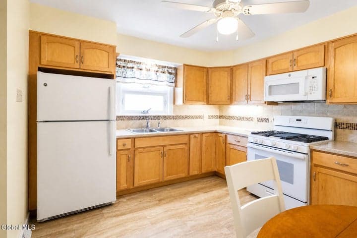 3270 McDonald Avenue, Schenectady, NY, photo 2