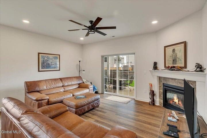 704 Grayson Place, Glenville, NY, photo 3