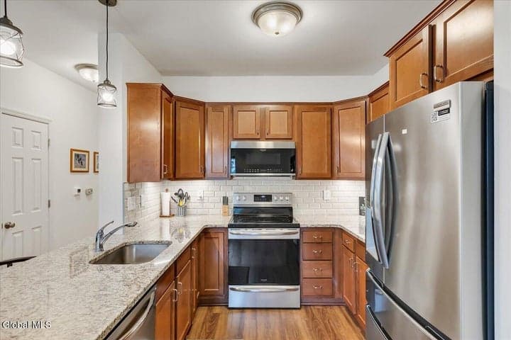 704 Grayson Place, Glenville, NY, photo 5