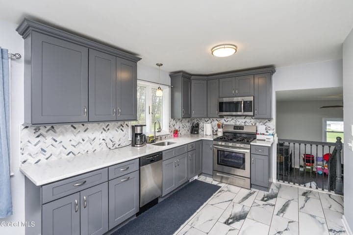 1041 St Jude Drive, Rotterdam, NY, photo 5