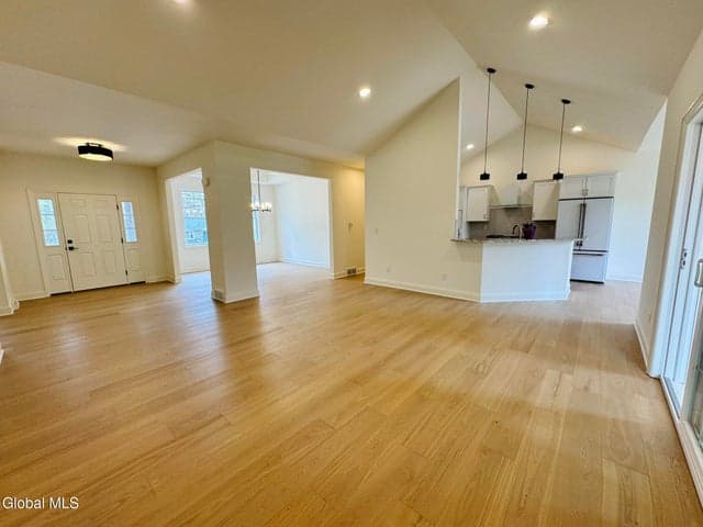 105 Maxwell Road, Latham, NY, photo 4