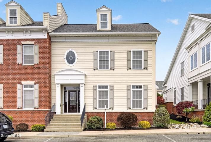 7 Sudbury Square, Colonie, NY, photo 1