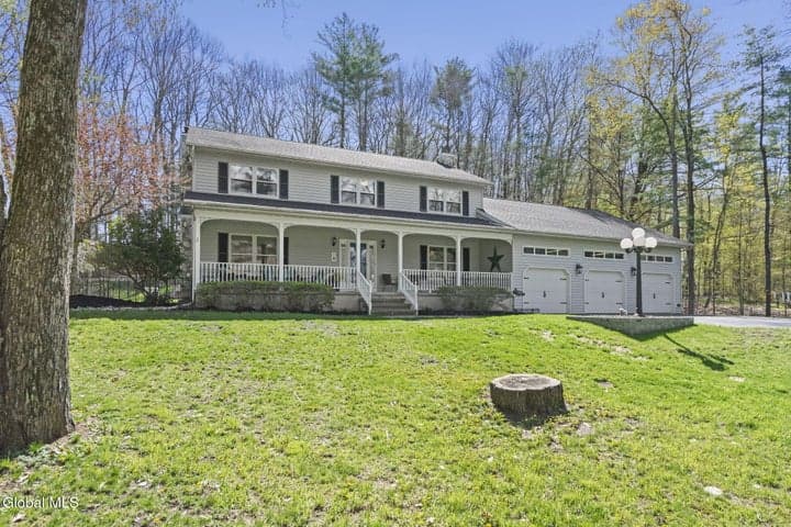 14 Autumn Lane, Sand Lake, NY, photo 3