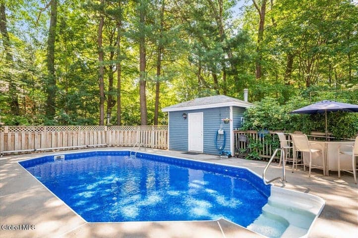 6 Maple Court, Wilton, NY, photo 4