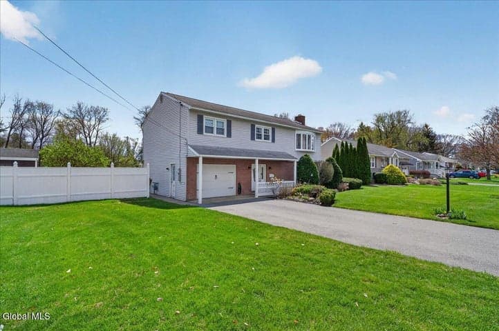 2158 Robinwood Avenue, Rotterdam, NY, photo 2