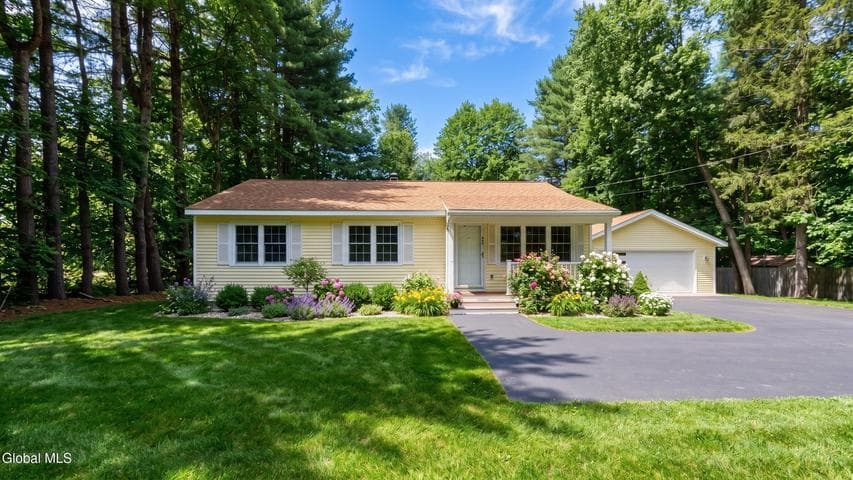 21 Longkill Road, Clifton Park, NY, photo 1