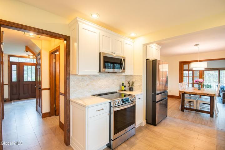 15 Cobblestone Drive, Queensbury, NY, photo 3