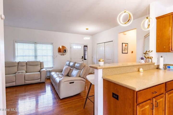 96 Thompson Street, Troy, NY, photo 4
