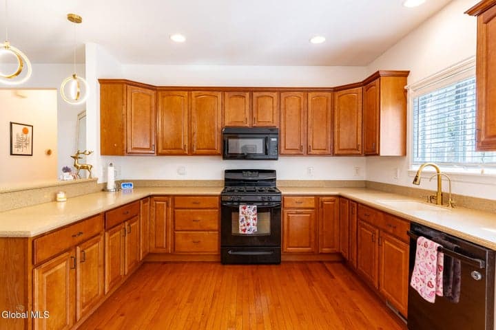 96 Thompson Street, Troy, NY, photo 5