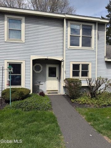 10 Bennington Way, Halfmoon, NY, photo 1