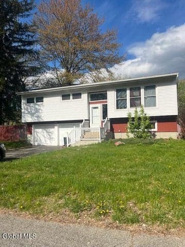 12 Vincent Avenue, Colonie, NY, photo 1