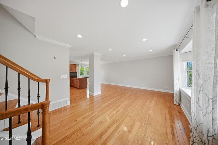 24 Michaelangelo Street, Latham, NY, photo 4