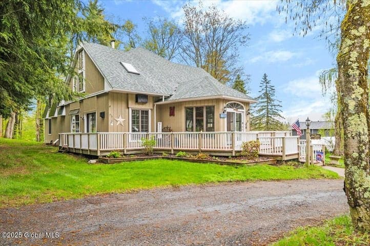 11 Cotton Court, Bolton, NY, photo 4