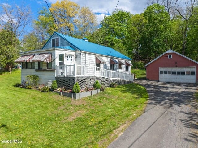 9 Ridge Road, East Greenbush, NY, photo 1