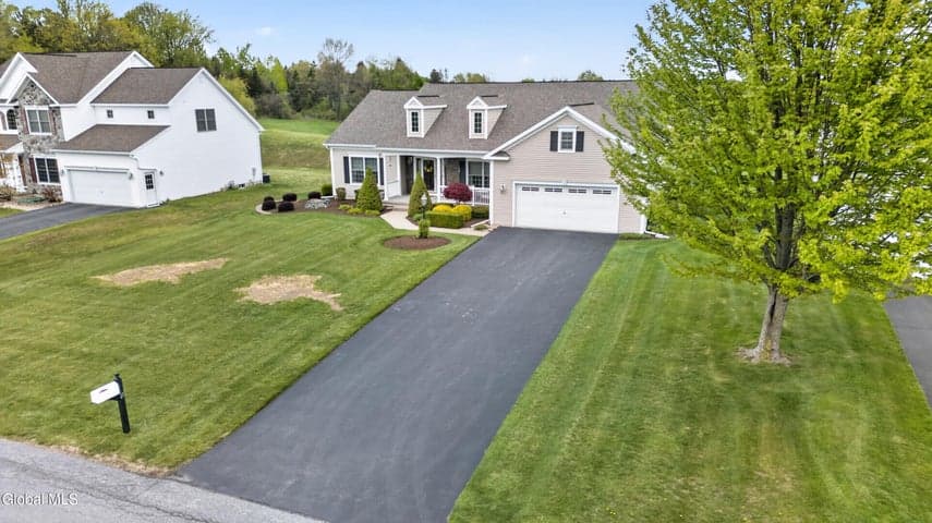 8 Addison Way, Clifton Park, NY, photo 4