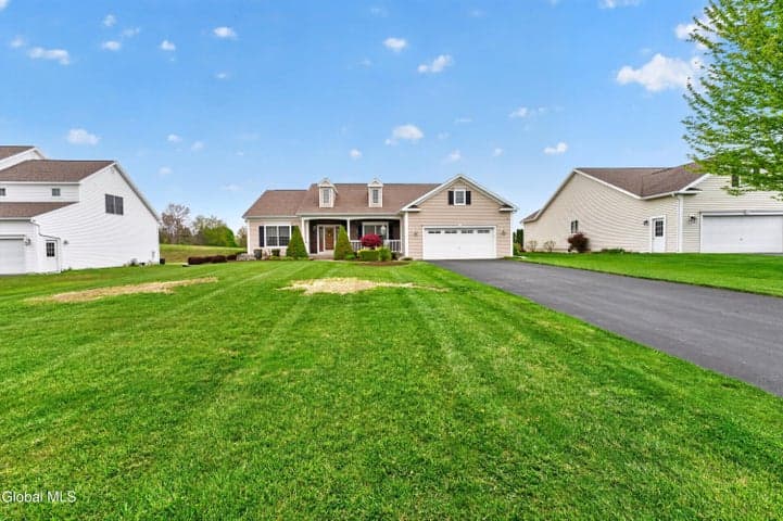 8 Addison Way, Clifton Park, NY, photo 3