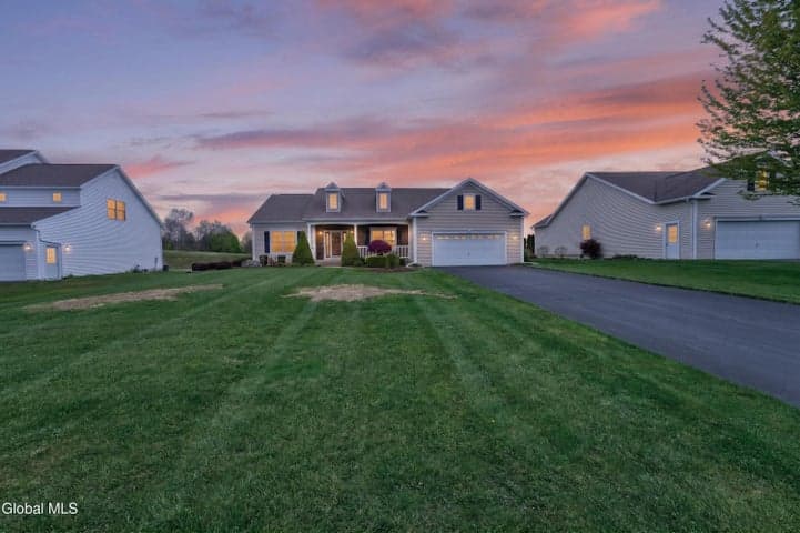 8 Addison Way, Clifton Park, NY, photo 5