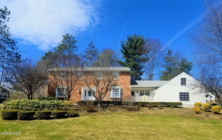 1205 Viewmont Drive, Niskayuna, NY, photo 1