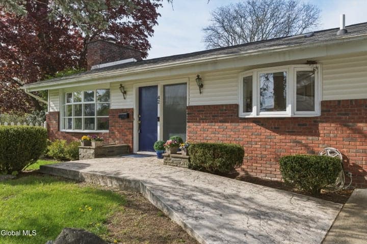 42 Kakely Street, Albany, NY, photo 4