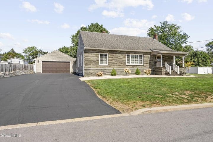 25 Columbia Street, Amsterdam, NY, photo 2