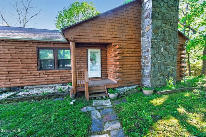 325 Belgrade Street, Schaghticoke, NY, photo 5