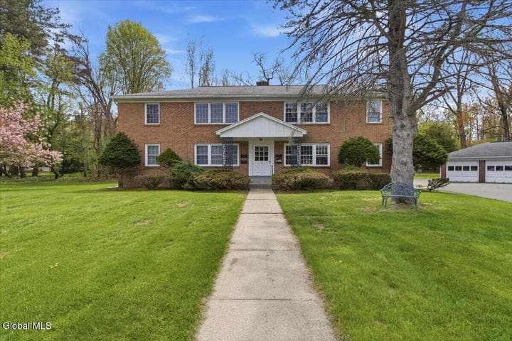 11 Kensington Court #APT 4, Delmar, NY, photo 1
