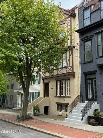 140 Chestnut Street, Albany, NY, photo 1