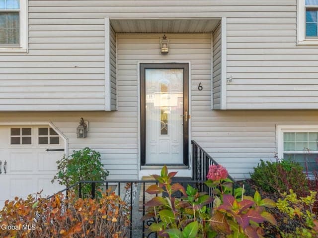 6 Silverberry Place, Albany, NY, photo 1