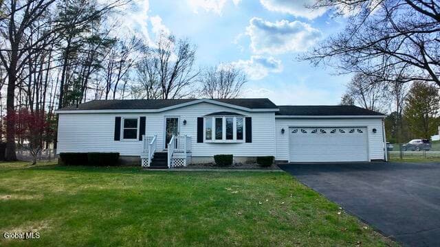 12 Amy Drive, Moreau, NY, photo 1