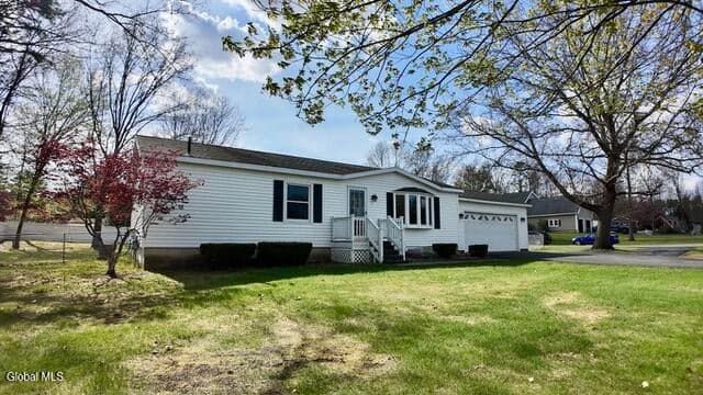 12 Amy Drive, Moreau, NY, photo 3