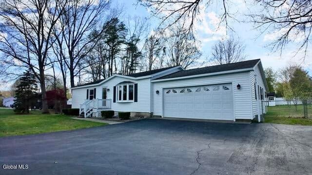 12 Amy Drive, Moreau, NY, photo 2