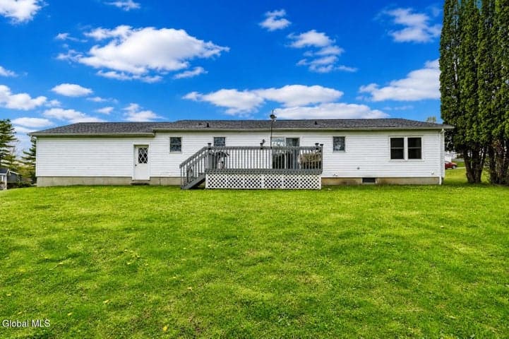 4 Falcon Crest Drive, Johnstown, NY, photo 3