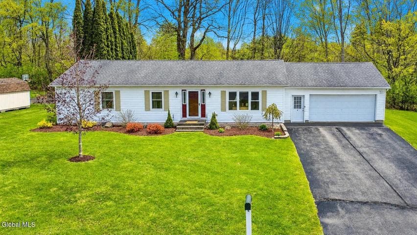 4 Falcon Crest Drive, Johnstown, NY, photo 4