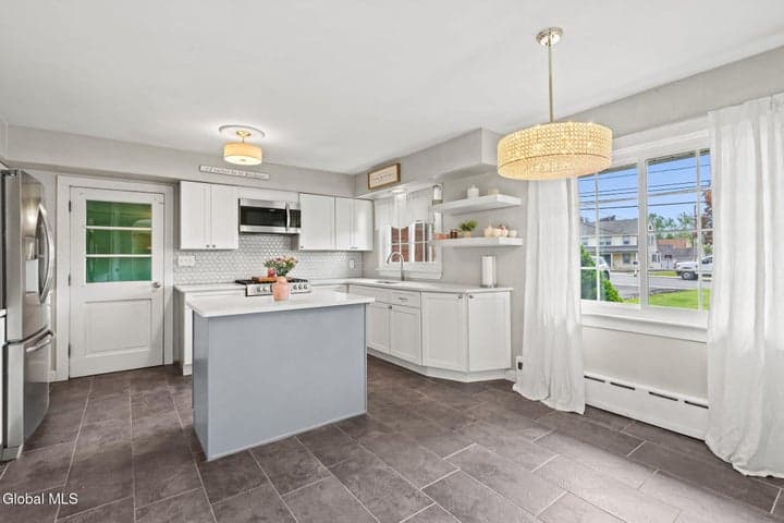 387 Columbia Street, Cohoes, NY, photo 3