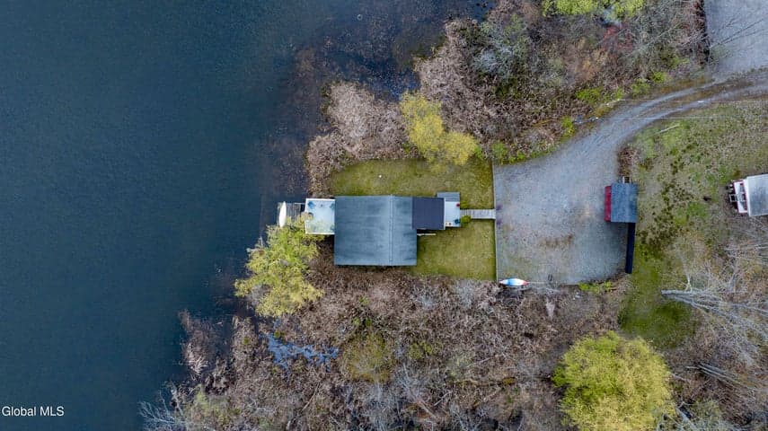 23 Poe Road, Saratoga Springs, NY, photo 2