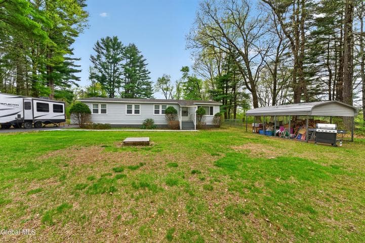 733 Pine Woods Road, Schaghticoke, NY, photo 4