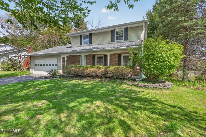 12 Carolanne Drive, Delmar, NY, photo 1